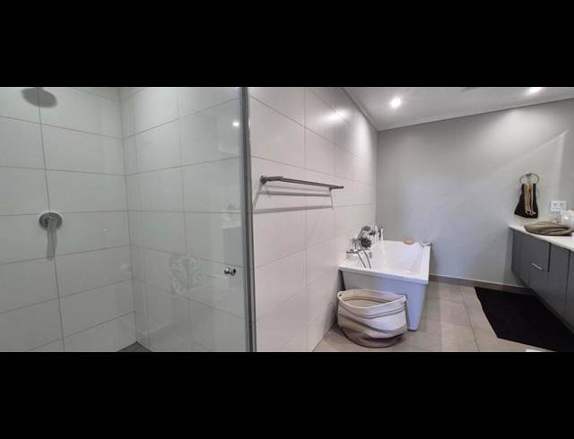 3 BEDROOM PROPERTY TO RENT IN MIDFIELD ESTATE